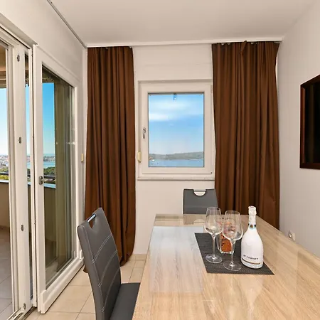 Lägenhet Sunny Place With Sea View