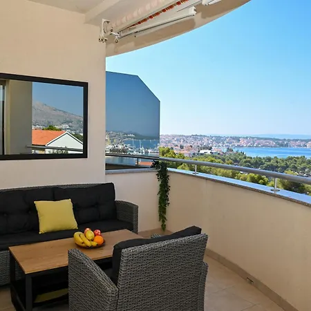 Sunny Place With Sea View דירה