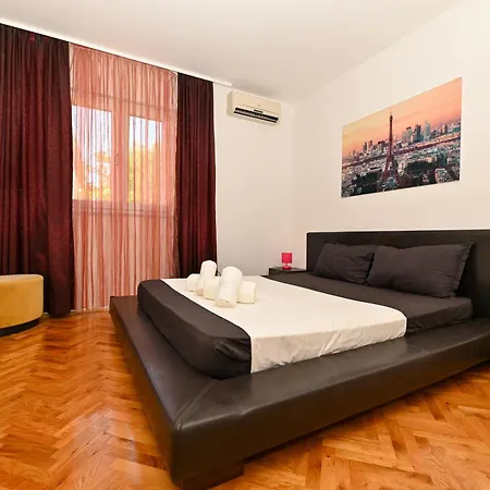 Апартаменты Sunny Place With Sea View *