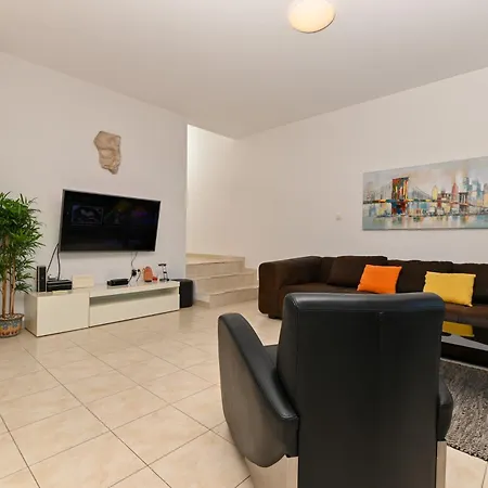 Апартаменты Sunny Place With Sea View