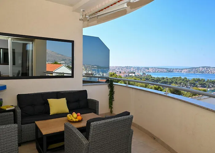 Sunny Place With Sea View דירה
