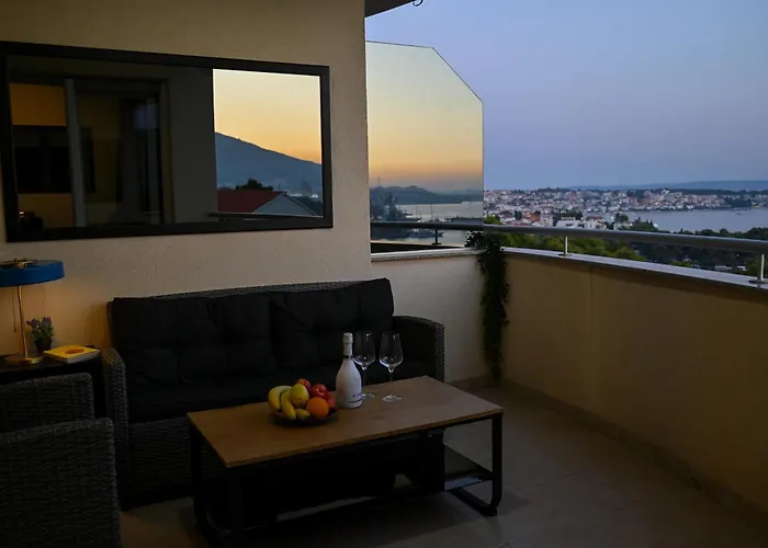 Apartment Sunny Place With Sea View Trogir