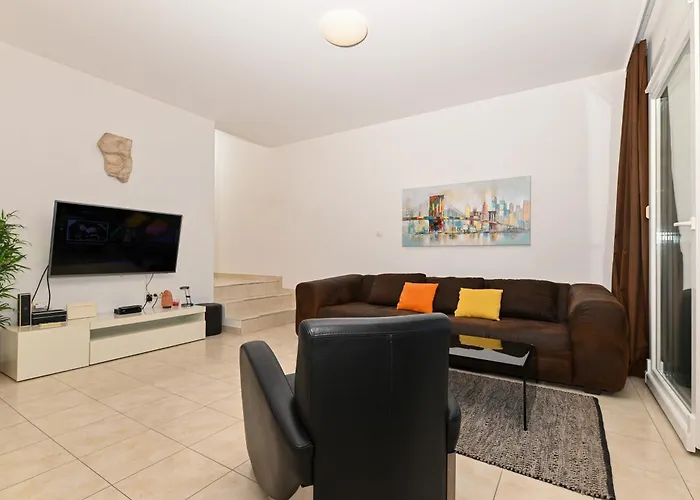 Sunny Place With Sea View *