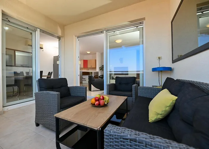 Sunny Place With Sea View *