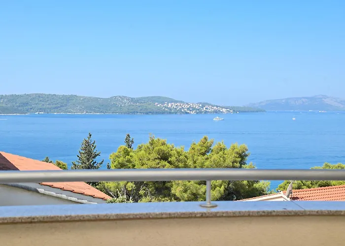 Sunny Place With Sea View Appartement Trogir
