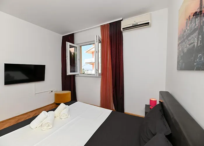 Sunny Place With Sea View Appartement Trogir